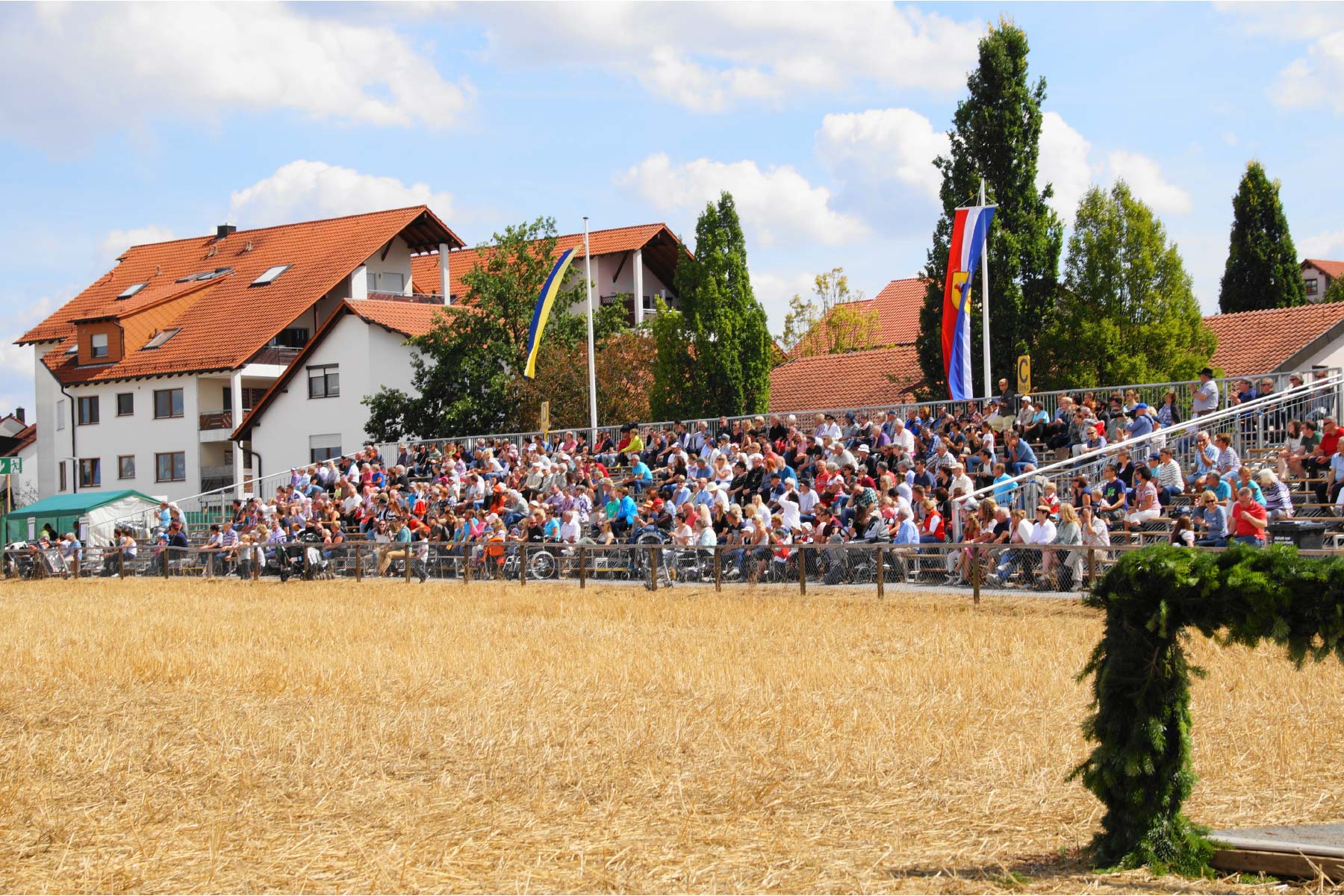 Bender Tribünen, Bühnen und Stadien für Kultur Veranstaltungen Events408
